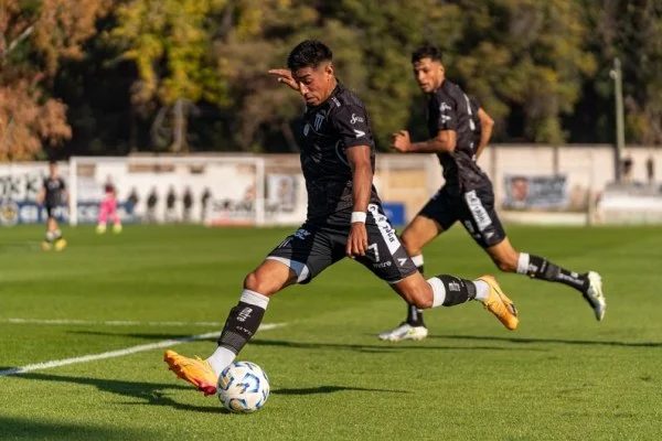 football player dribbling